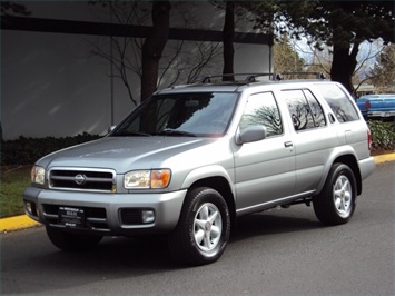 1999 Nissan Pathfinder LE SUV