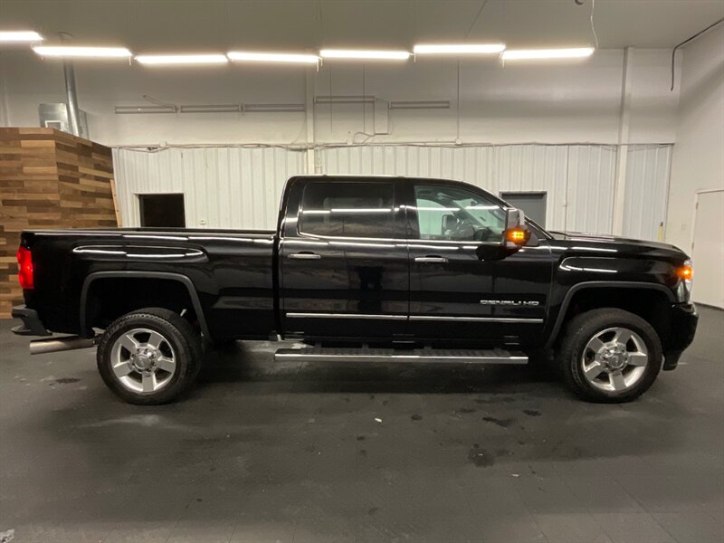 2016 GMC Sierra 2500 Denali 4X4 / 6.6L DURAMAX DIESEL / 28,000 MILES  LOCAL TRUCK / RUST FREE / DIESEL w. ALLISON TRANNY / SHARP & CLEAN / LOW MILES - Photo 4 - Gladstone, OR 97027