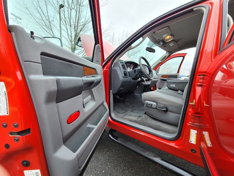 2006 Dodge Ram 3500 SLT DUALLY / 4X4 / 1-TON / V8 / LONG BED /  NEW TIRES / 1-OWNER / VERY LOW MILES - Photo 11 - Portland, OR 97217