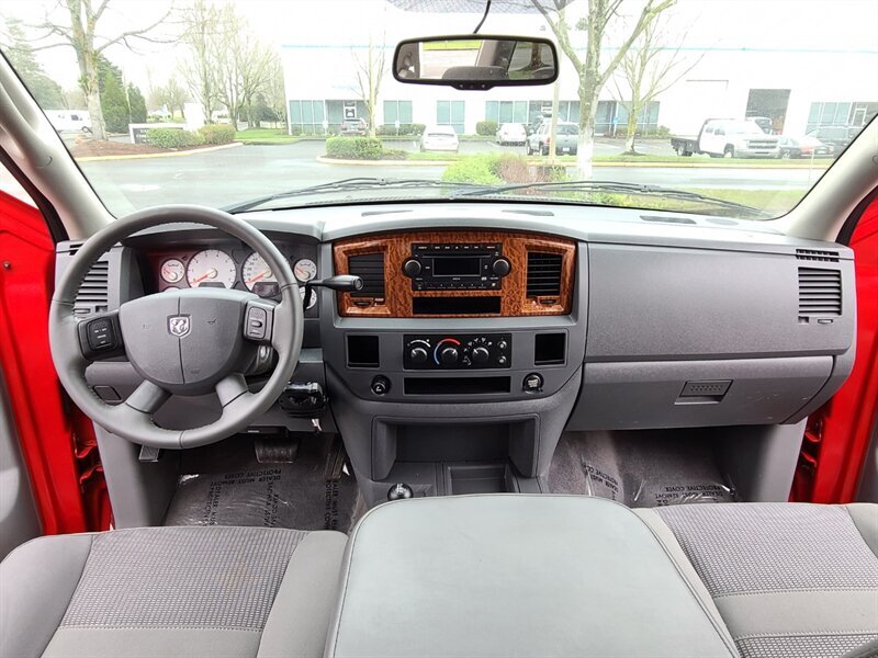 2006 Dodge Ram 3500 SLT DUALLY / 4X4 / 1-TON / V8 / LONG BED /  NEW TIRES / 1-OWNER / VERY LOW MILES - Photo 16 - Portland, OR 97217