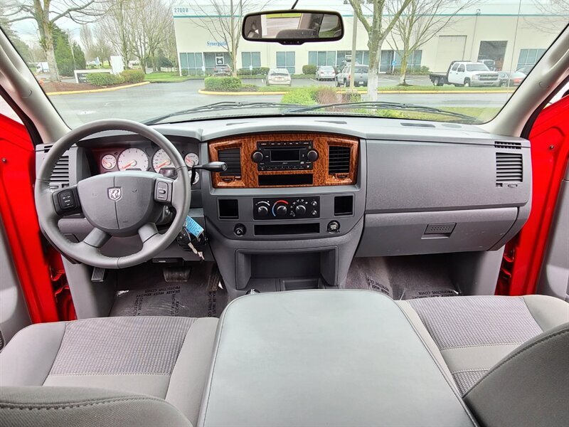 2006 Dodge Ram 3500 SLT DUALLY / 4X4 / 1-TON / V8 / LONG BED /  NEW TIRES / 1-OWNER / VERY LOW MILES - Photo 35 - Portland, OR 97217