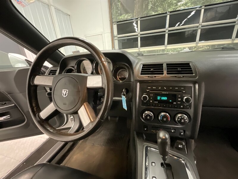 2010 Dodge Challenger R/T Classic Coupe / V8 5.7L HEMI / Leather Heated  / Excel Cond - Photo 15 - Gladstone, OR 97027