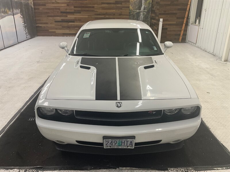 2010 Dodge Challenger R/T Classic Coupe / V8 5.7L HEMI / Leather Heated  / Excel Cond - Photo 5 - Gladstone, OR 97027