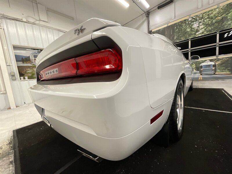 2010 Dodge Challenger R/T Classic Coupe / V8 5.7L HEMI / Leather Heated  / Excel Cond - Photo 23 - Gladstone, OR 97027