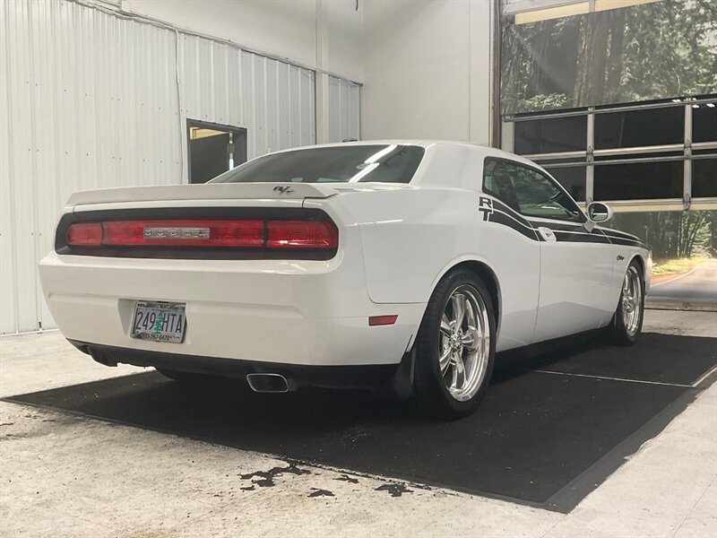 2010 Dodge Challenger R/T Classic Coupe / V8 5.7L HEMI / Leather Heated  / Excel Cond - Photo 8 - Gladstone, OR 97027