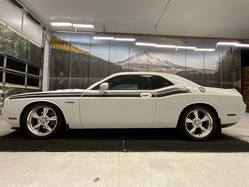 2010 Dodge Challenger R/T Classic Coupe / V8 5.7L HEMI / Leather Heated  / Excel Cond - Photo 3 - Gladstone, OR 97027