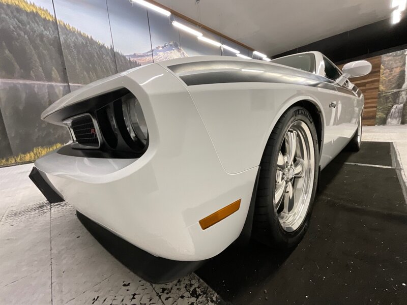 2010 Dodge Challenger R/T Classic Coupe / V8 5.7L HEMI / Leather Heated  / Excel Cond - Photo 24 - Gladstone, OR 97027