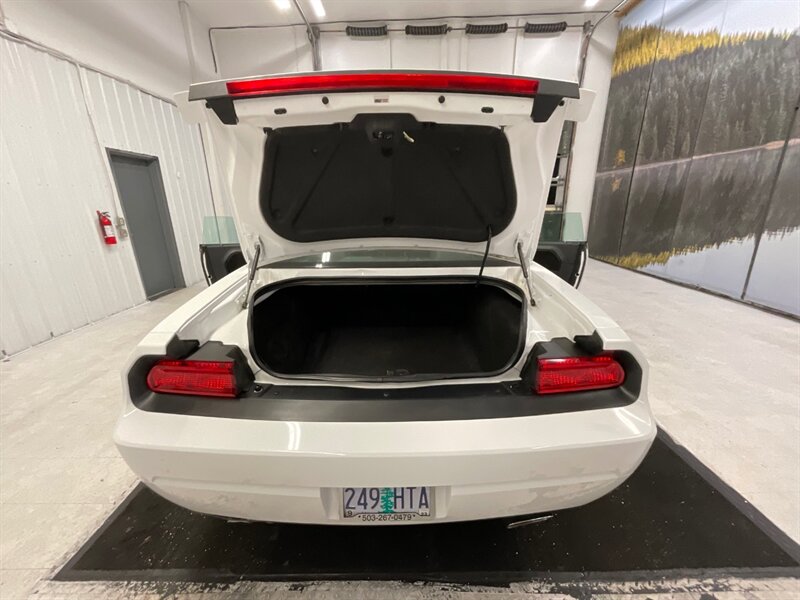 2010 Dodge Challenger R/T Classic Coupe / V8 5.7L HEMI / Leather Heated  / Excel Cond - Photo 26 - Gladstone, OR 97027