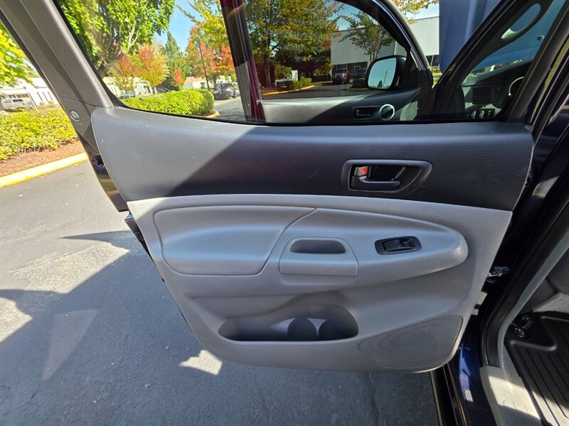 2012 Toyota Tacoma V6 DOUBLE CAB / 4X4 / TRD OFF ROAD / V6 4.0L / BRAND NEW LIFT / BRAND NEW TIRES / DIFF LOCK / CAM / RECORDS - Photo 52 - Portland, OR 97217