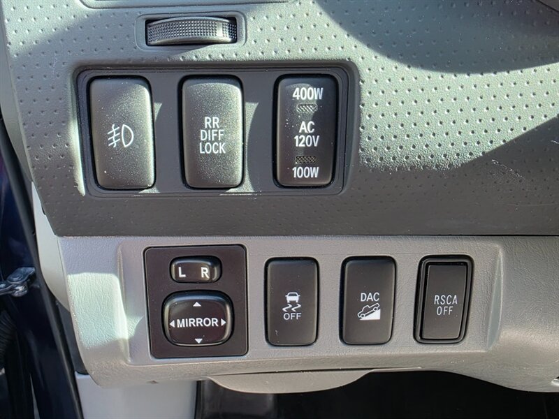 2012 Toyota Tacoma V6 DOUBLE CAB / 4X4 / TRD OFF ROAD / V6 4.0L / BRAND NEW LIFT / BRAND NEW TIRES / DIFF LOCK / CAM / RECORDS - Photo 19 - Portland, OR 97217