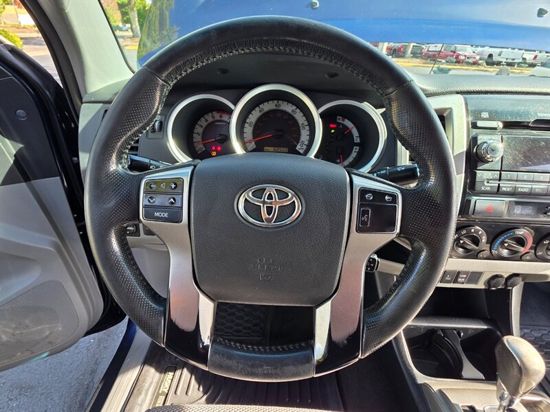2012 Toyota Tacoma V6 DOUBLE CAB / 4X4 / TRD OFF ROAD / V6 4.0L / BRAND NEW LIFT / BRAND NEW TIRES / DIFF LOCK / CAM / RECORDS - Photo 33 - Portland, OR 97217