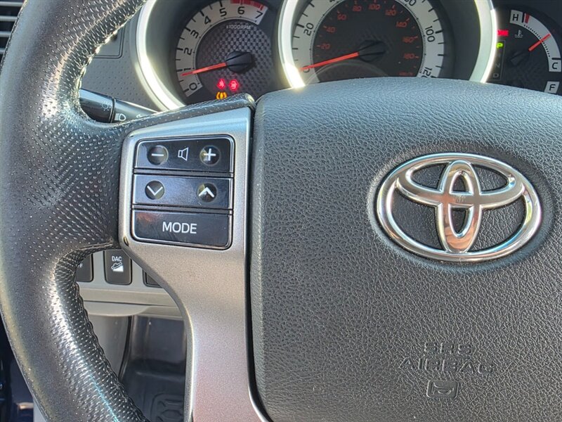 2012 Toyota Tacoma V6 DOUBLE CAB / 4X4 / TRD OFF ROAD / V6 4.0L / BRAND NEW LIFT / BRAND NEW TIRES / DIFF LOCK / CAM / RECORDS - Photo 34 - Portland, OR 97217
