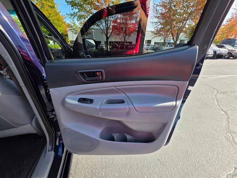 2012 Toyota Tacoma V6 DOUBLE CAB / 4X4 / TRD OFF ROAD / V6 4.0L / BRAND NEW LIFT / BRAND NEW TIRES / DIFF LOCK / CAM / RECORDS - Photo 53 - Portland, OR 97217