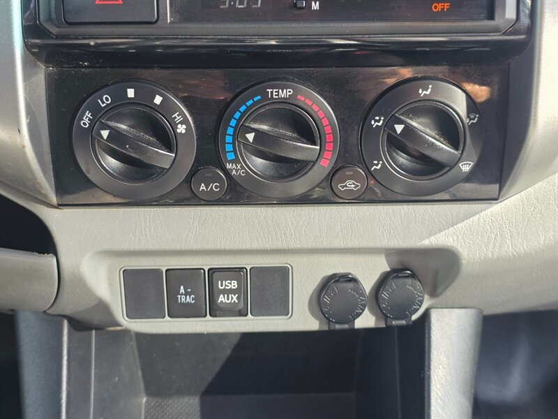 2012 Toyota Tacoma V6 DOUBLE CAB / 4X4 / TRD OFF ROAD / V6 4.0L / BRAND NEW LIFT / BRAND NEW TIRES / DIFF LOCK / CAM / RECORDS - Photo 18 - Portland, OR 97217
