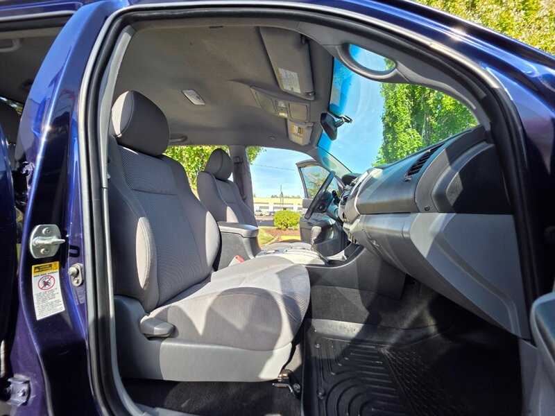 2012 Toyota Tacoma V6 DOUBLE CAB / 4X4 / TRD OFF ROAD / V6 4.0L / BRAND NEW LIFT / BRAND NEW TIRES / DIFF LOCK / CAM / RECORDS - Photo 12 - Portland, OR 97217