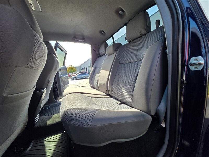 2012 Toyota Tacoma V6 DOUBLE CAB / 4X4 / TRD OFF ROAD / V6 4.0L / BRAND NEW LIFT / BRAND NEW TIRES / DIFF LOCK / CAM / RECORDS - Photo 13 - Portland, OR 97217