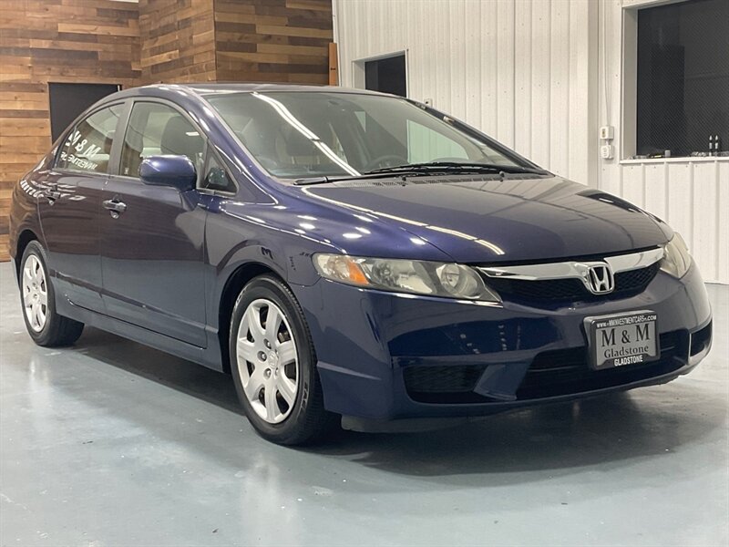 2009 Honda Civic LX Sedan 4dr / 1.8L 4Cyl / 69,000 MILES  / Automatic / LOW MILES - Photo 2 - Gladstone, OR 97027