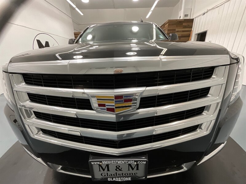 2018 Cadillac Escalade Premium Luxury 4X4 / 6.2L V8 / 66K MILES  / FULLY LOADED - Photo 30 - Gladstone, OR 97027