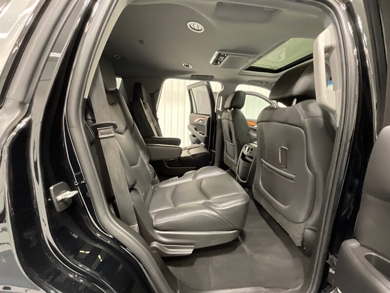 2018 Cadillac Escalade Premium Luxury 4X4 / 6.2L V8 / 66K MILES  / FULLY LOADED - Photo 14 - Gladstone, OR 97027