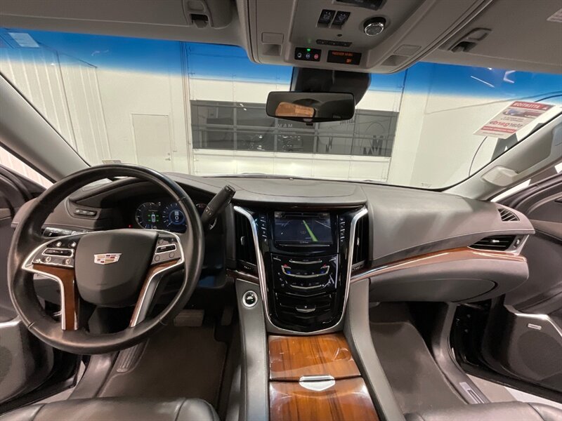 2018 Cadillac Escalade Premium Luxury 4X4 / 6.2L V8 / 66K MILES  / FULLY LOADED - Photo 42 - Gladstone, OR 97027