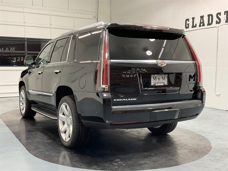 2018 Cadillac Escalade Premium Luxury 4X4 / 6.2L V8 / 66K MILES  / FULLY LOADED - Photo 8 - Gladstone, OR 97027