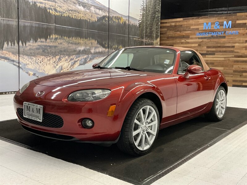 2006 Mazda MX-5 Miata Grand Touring Convertible / 6-SPEED / 1-OWNER  /LOCAL OREGON CAR / Leather Seats / 94,000 MILES - Photo 48 - Gladstone, OR 97027