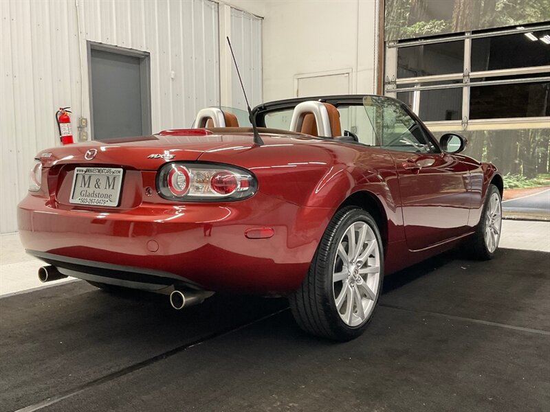 2006 Mazda MX-5 Miata Grand Touring Convertible / 6-SPEED / 1-OWNER  /LOCAL OREGON CAR / Leather Seats / 94,000 MILES - Photo 27 - Gladstone, OR 97027