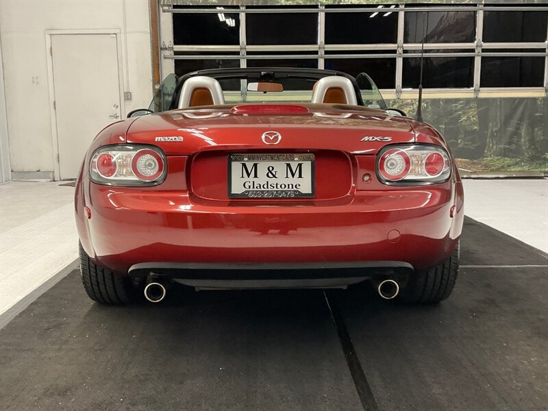 2006 Mazda MX-5 Miata Grand Touring Convertible / 6-SPEED / 1-OWNER  /LOCAL OREGON CAR / Leather Seats / 94,000 MILES - Photo 49 - Gladstone, OR 97027