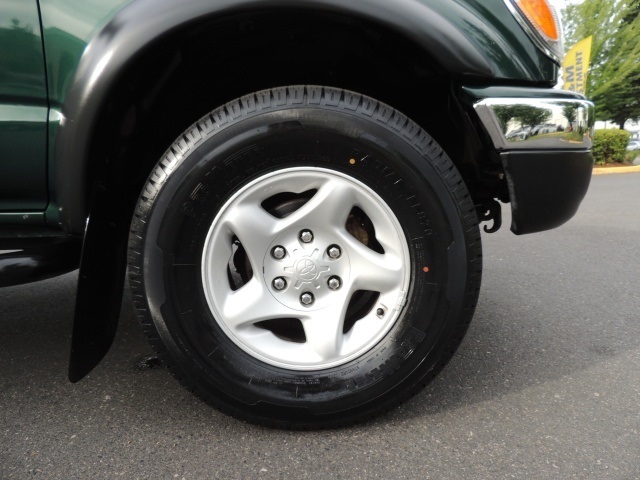 2004 Toyota Tacoma PreRunner V6 / Double Cab / 1-Owner / LOW MILES   - Photo 39 - Portland, OR 97217