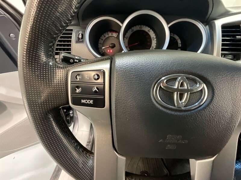 2013 Toyota Tacoma V6 TRD SPORT Double Cab 4X4 / ZERO RUST  / Backup Camera - Photo 46 - Gladstone, OR 97027