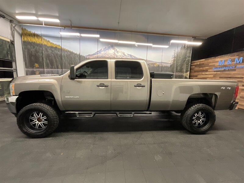 2013 Chevrolet Silverado 3500 Crew Cab 4X4 / 6.0L V8 / LONG BED / LIFTED LIFTED  Backup Camera / LIFTED w/ 35 " TOYO OPEN COUNTRY & 20 " WHEELS / LONG BED - Photo 3 - Gladstone, OR 97027