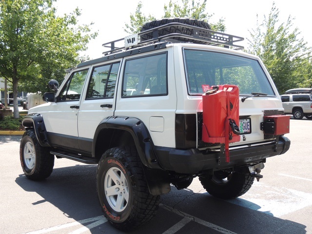 Jeep cherokee pioneer