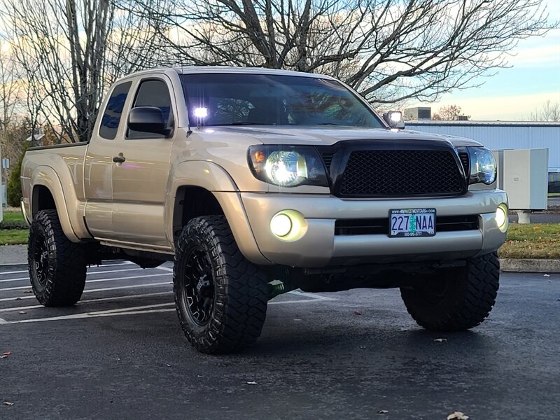 2006 Toyota Tacoma 4X4 / V6 4.0L / XD WHEELS / MT TIRES / LIFTED  / NO RUST / LED's / GREAT CONDITION / VERY SHARP - Photo 2 - Portland, OR 97217