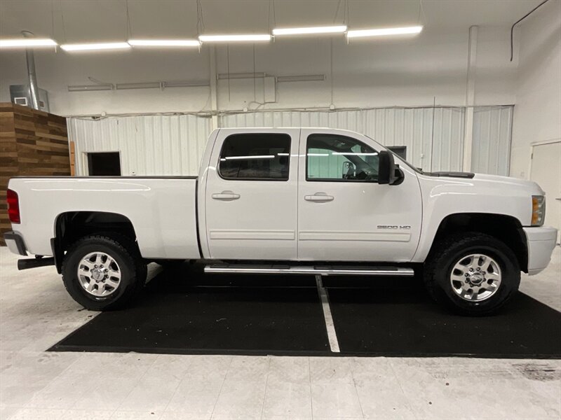 2013 Chevrolet Silverado 2500 LTZ Crew Cab 4X4 / 6.6L DIESEL / 1-OWNER  / Leather w. Heated & Cooled Seats / Navigation / BRAND NEW TIRES / 103,000 MILES - Photo 4 - Gladstone, OR 97027