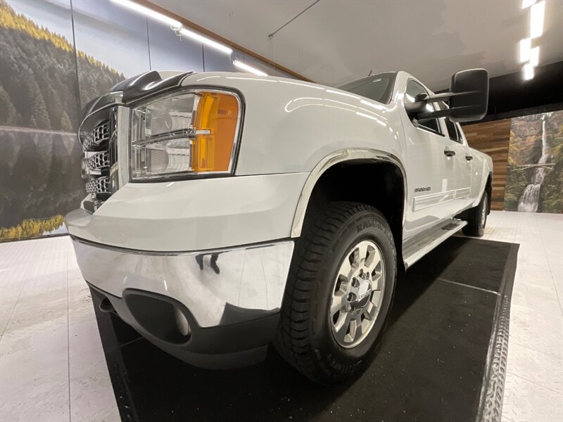 2013 GMC Sierra 2500 SLE Crew Cab 4X4 / 6.0 V8 / NEW TIRES / LONG BED  Z71 OFF RD PKG/ 6.0L V8 GAS / CLEAN INSIDE & OUT / RUST FREE - Photo 12 - Gladstone, OR 97027