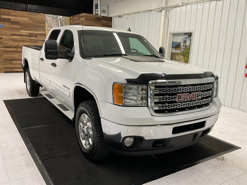 2013 GMC Sierra 2500 SLE Crew Cab 4X4 / 6.0 V8 / NEW TIRES / LONG BED  Z71 OFF RD PKG/ 6.0L V8 GAS / CLEAN INSIDE & OUT / RUST FREE - Photo 2 - Gladstone, OR 97027