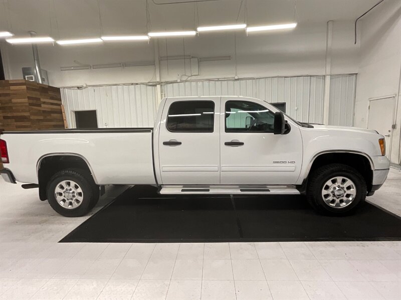 2013 GMC Sierra 2500 SLE Crew Cab 4X4 / 6.0 V8 / NEW TIRES / LONG BED  Z71 OFF RD PKG/ 6.0L V8 GAS / CLEAN INSIDE & OUT / RUST FREE - Photo 4 - Gladstone, OR 97027