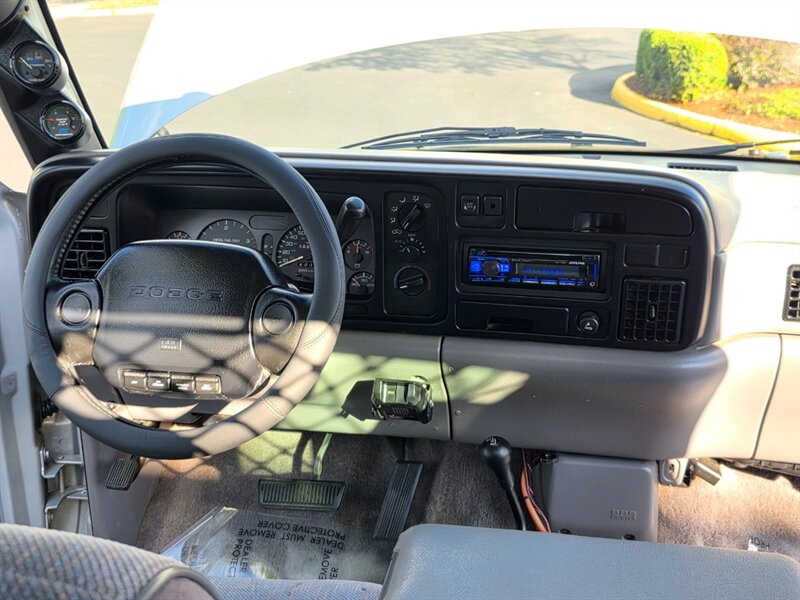 1995 Dodge Ram 3500 DUALLY / 4X4 / 12-VALVE / 5.9L DIESEL / LONG BED / SINGLE CAB / CUMMINS / 1-TON - Photo 37 - Portland, OR 97217