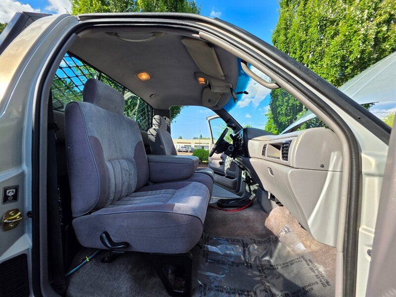 1995 Dodge Ram 3500 DUALLY / 4X4 / 12-VALVE / 5.9L DIESEL / LONG BED / SINGLE CAB / CUMMINS / 1-TON - Photo 18 - Portland, OR 97217