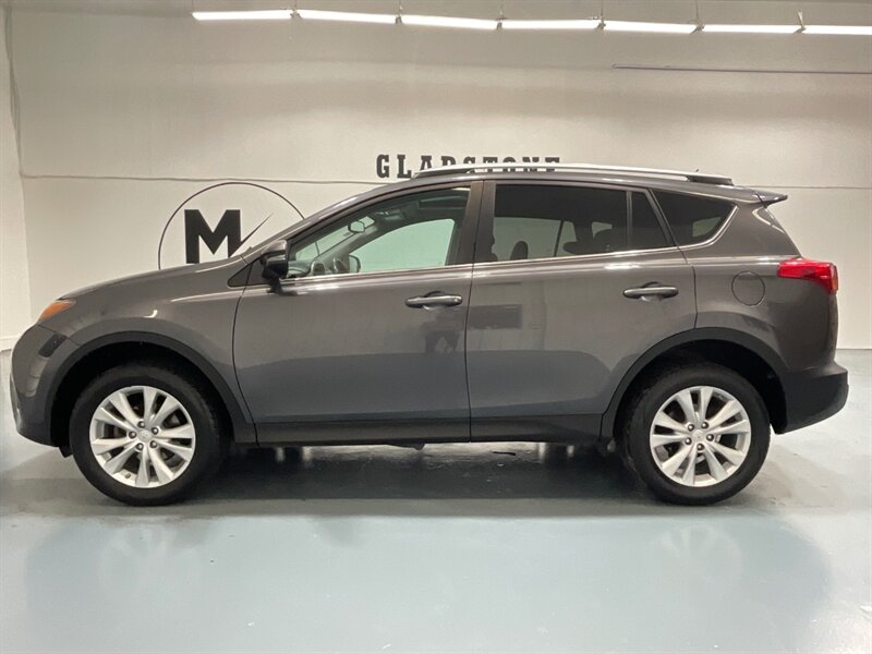 2014 Toyota RAV4 Limited 4X4 / Leather / Sunroof / 1-OWNER LOCAL  / Backup Camera & Heated Seats - Photo 3 - Gladstone, OR 97027