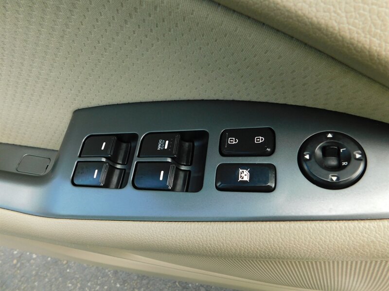 2011 Kia Optima GDi LX Sedan / 4-cyl / Fresh Trade / LOW 81K MILES - Photo 32 - Portland, OR 97217