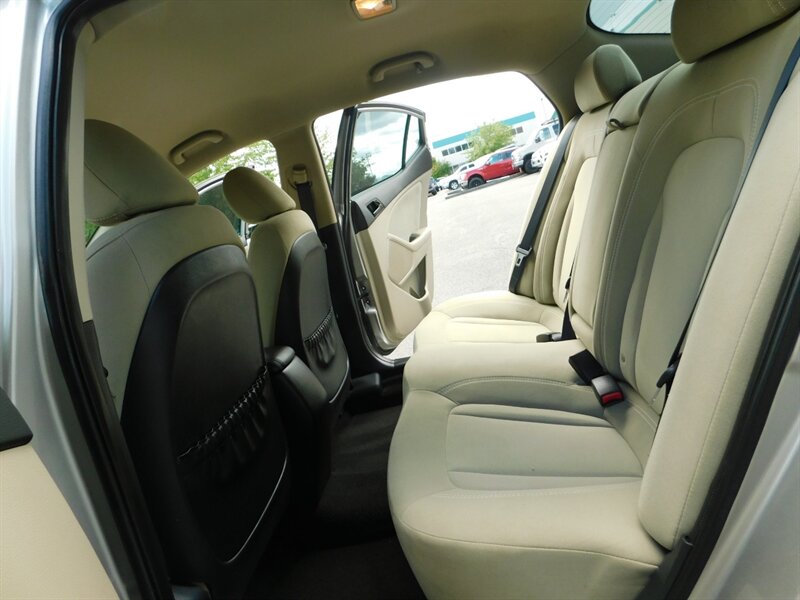 2011 Kia Optima GDi LX Sedan / 4-cyl / Fresh Trade / LOW 81K MILES - Photo 15 - Portland, OR 97217