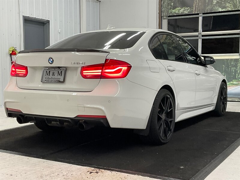 2018 BMW 340i xDrive awd /6Cyl TURBO/Sport Pkg/ 27,000 MILE  / Leather & Heated seats / Navigation & Cameras / SHARP & FAST!! - Photo 8 - Gladstone, OR 97027