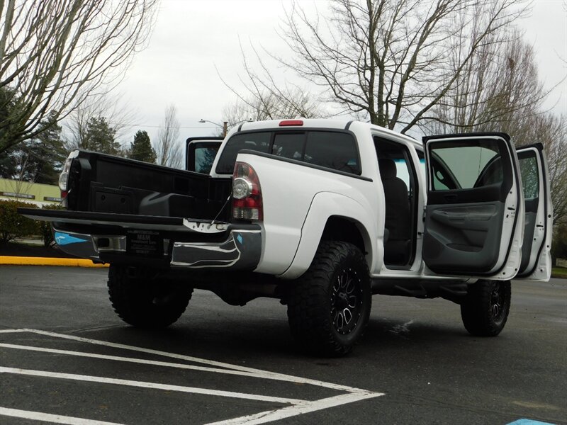 2010 Toyota Tacoma V6 SR5 Double Cab 4X4 / 6-SPEED MANUAL / LIFTED   - Photo 29 - Portland, OR 97217