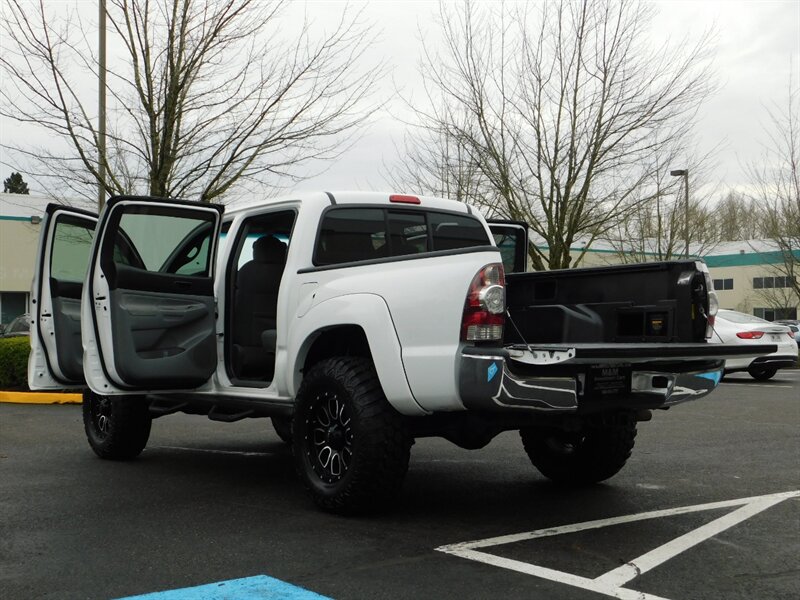 2010 Toyota Tacoma V6 SR5 Double Cab 4X4 / 6-SPEED MANUAL / LIFTED   - Photo 27 - Portland, OR 97217