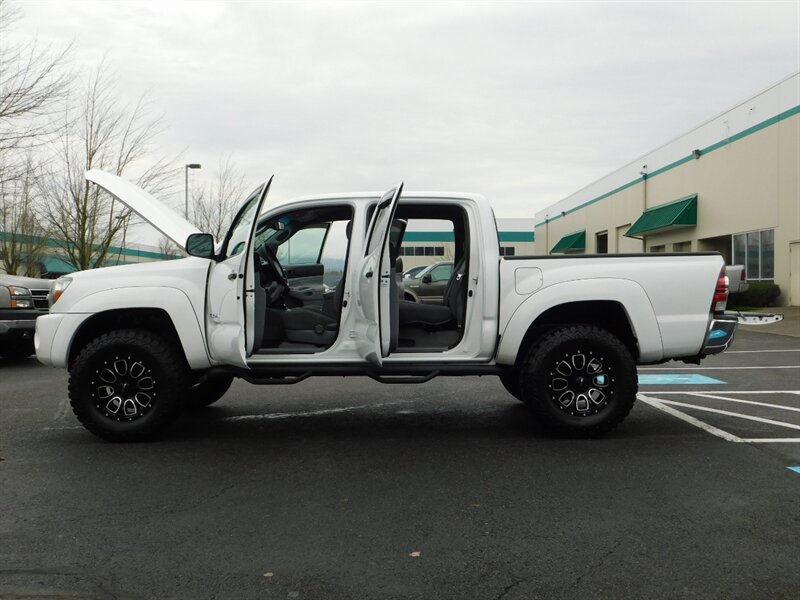 2010 Toyota Tacoma V6 SR5 Double Cab 4X4 / 6-SPEED MANUAL / LIFTED   - Photo 26 - Portland, OR 97217