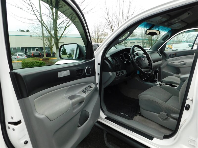 2010 Toyota Tacoma V6 SR5 Double Cab 4X4 / 6-SPEED MANUAL / LIFTED   - Photo 9 - Portland, OR 97217