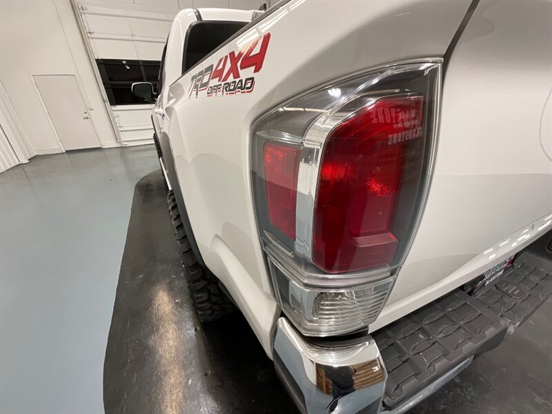 2020 Toyota Tacoma TRD Off-Road 4x4 /V6/ NEW LIFT WHEELS TIRES  / LOCAL OREGON TRUCK / NO RUST - Photo 26 - Gladstone, OR 97027