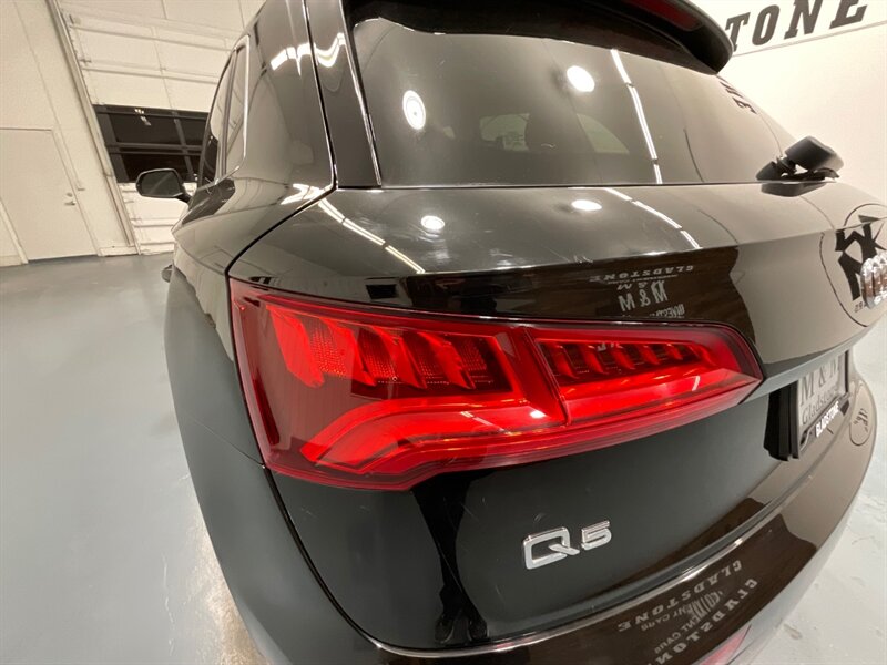 2018 Audi Q5 2.0T quattro Premium Plus AWD / Panoramic Sunroof / Navigation & Backup Camera / Leather Heated Seats - Photo 29 - Gladstone, OR 97027