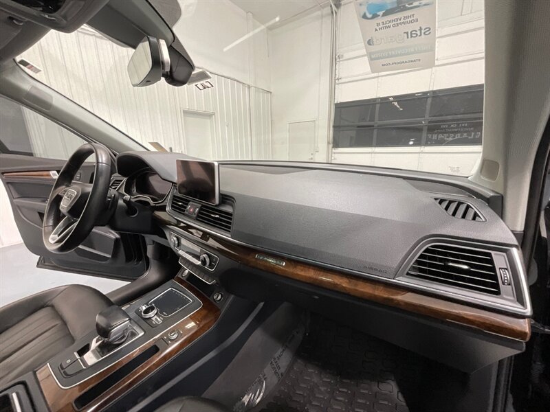 2018 Audi Q5 2.0T quattro Premium Plus AWD / Panoramic Sunroof / Navigation & Backup Camera / Leather Heated Seats - Photo 36 - Gladstone, OR 97027